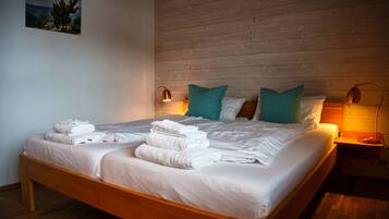 5 Schlafzimmer, Bügeleisen/Bügelbrett, Reisekinderbett, kostenloses WLAN