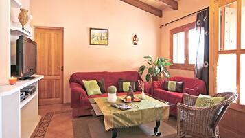 Flachbildfernseher, DVD-Player, Bücher