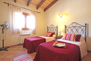 3 bedrooms, iron/ironing board, travel crib, free WiFi