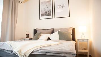 2 Schlafzimmer, Bügeleisen/Bügelbrett, Bettwäsche