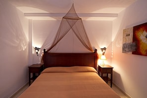 2 chambres, coffres-forts dans les chambres, fer et planche Ă repasser