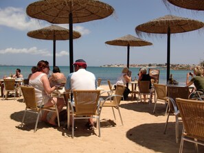Outdoor dining - Feel-good oasis for 4 people in excellent location (Corralejo)