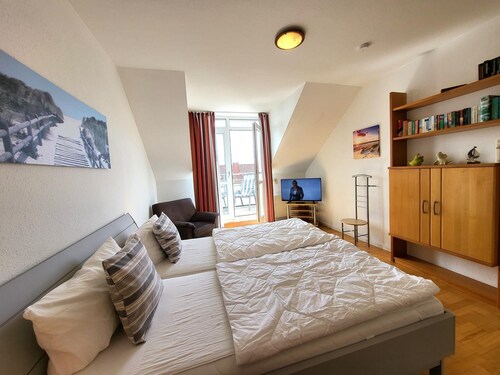 House Seeland apartment 6, south-facing balcony, WLAN, non-smoking