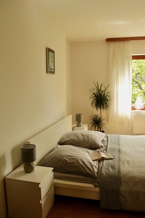 1 室のベッドルーム、WiFi、ベッドシーツ