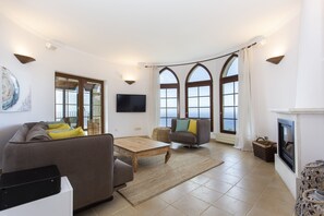 Smart-tv en een open haard