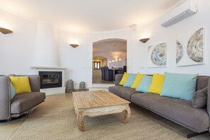 Smart TV, fireplace - ****** Villa Valldemossa ****** (Valldemosa)