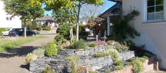 Bitburg-Stadtのモダンなアパートメント、上品な内装