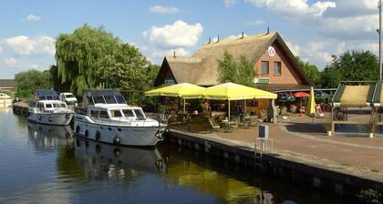 Comfortable holiday home in McPom Peene Kummerower See