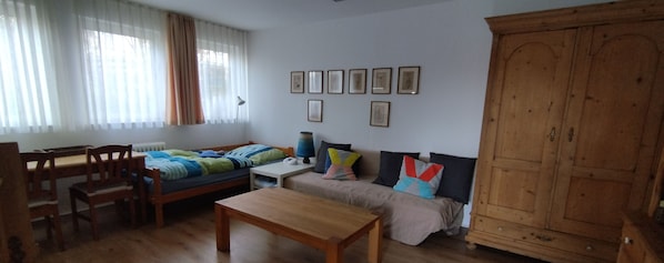 1 bedroom, WiFi, bed sheets