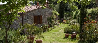 beautiful accommodation in a quiet location and with a huge garden, M2