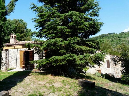 beautiful accommodation in a quiet location and with a huge garden, M2