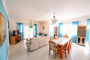 Interior - ZenTopia (Montego Bay)