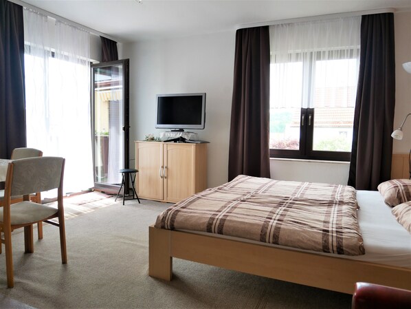 Lit parapluie, Wi-Fi gratuit, draps fournis