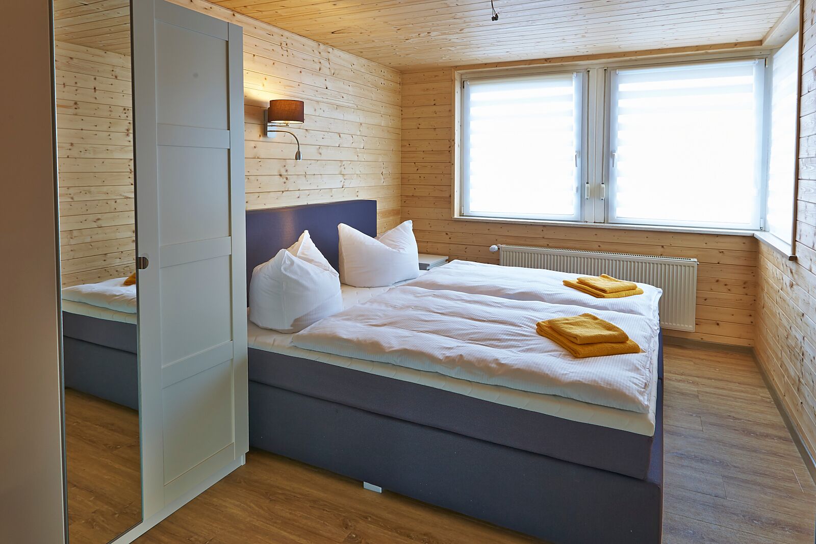 Holiday house with pool and sauna in the middle of the forest on the Elbe bike path