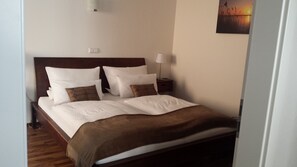 3 chambres, bureau, lit parapluie, Wi-Fi gratuit