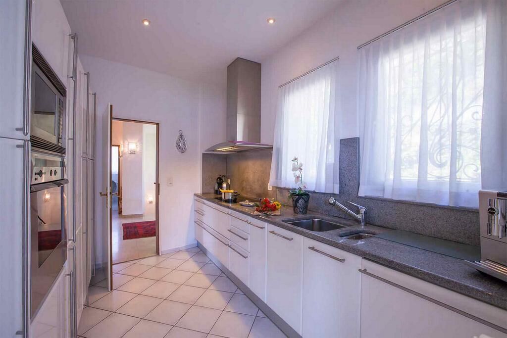 Exclusive and stylish villa ***** 6 1/2 room villa, -10 people / WiFi 