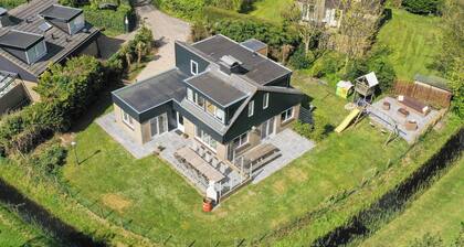 Child Friendly, 5 bedrooms, 2 bathrooms, 3 Toillets, Sauna, large garden