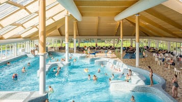 Piscine couverte, piscine extérieure