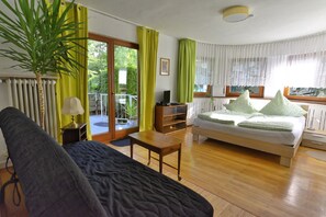 5 chambres, fer et planche à repasser, lit parapluie, Wi-Fi gratuit