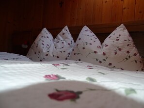 2 Schlafzimmer, Zimmersafe, Bügeleisen/Bügelbrett, kostenloses WLAN