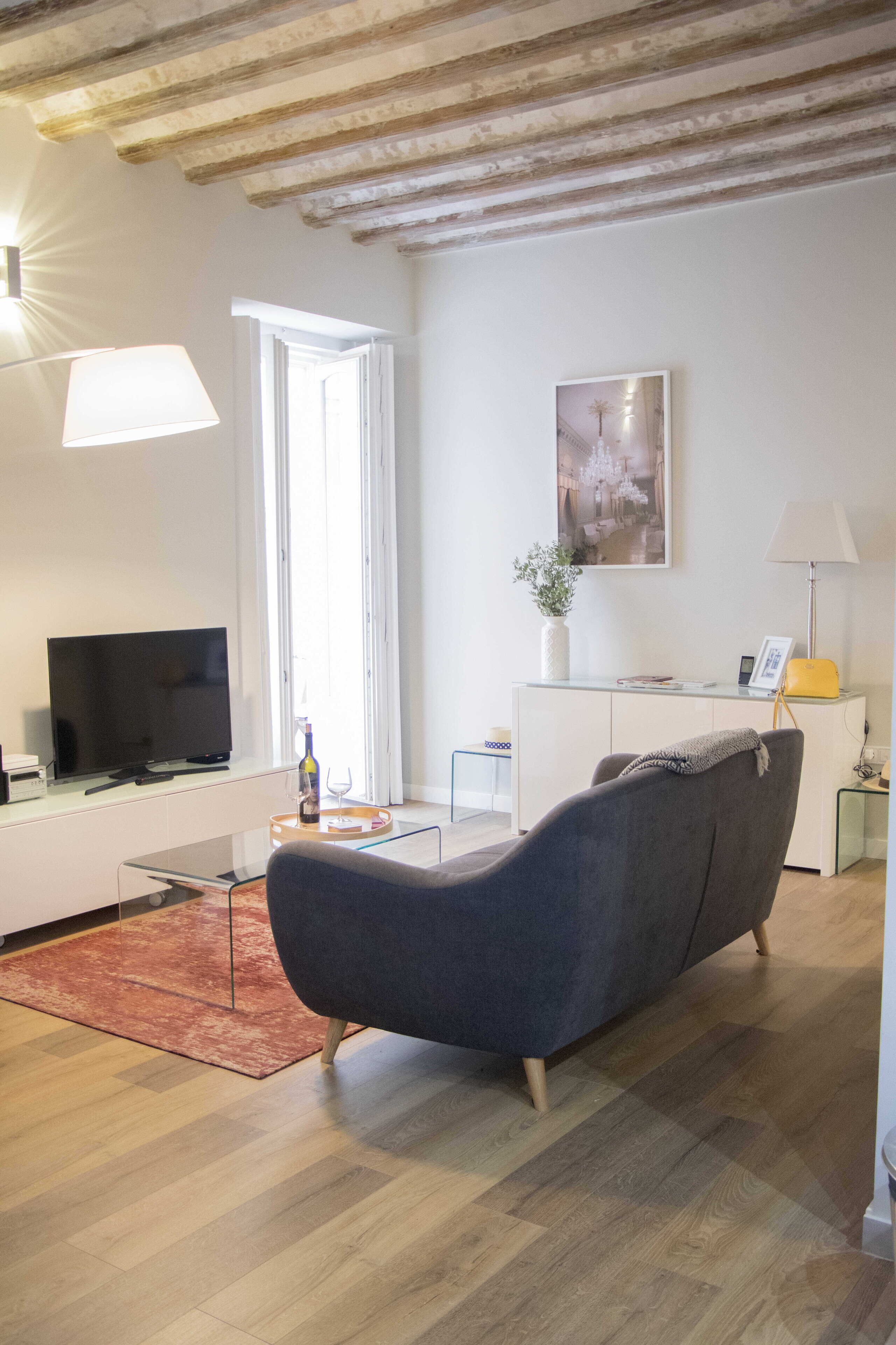 Near the cathedral, new luxurious apartment in a historic building