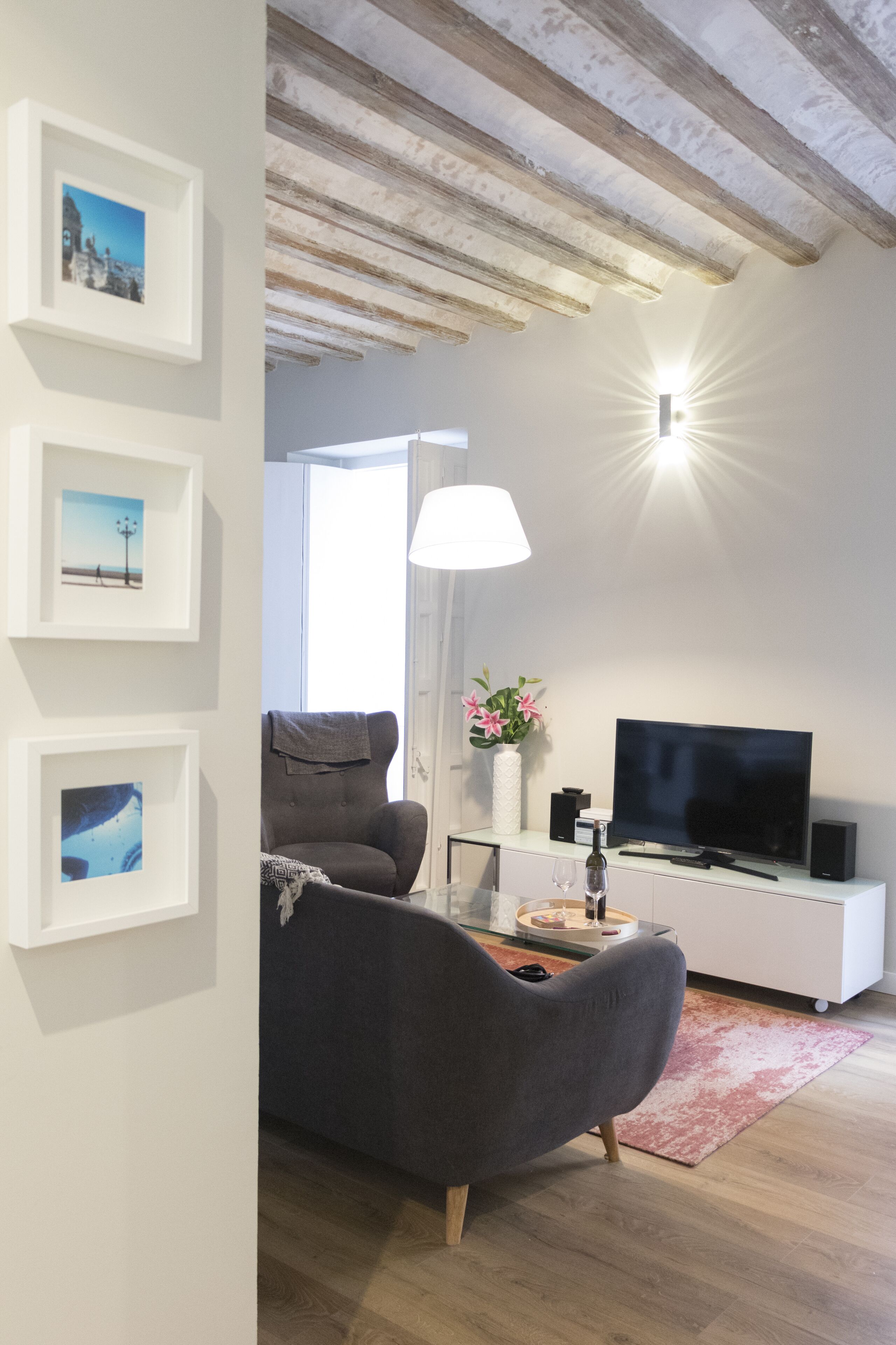 Near the cathedral, new luxurious apartment in a historic building