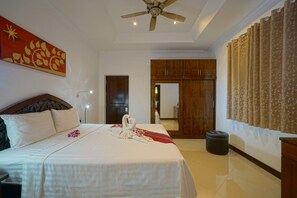 3 Schlafzimmer, Zimmersafe, Bügeleisen/Bügelbrett, Reisekinderbett