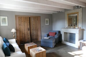 Smart TV, fireplace, ping pong, toys - Exclusively renovated farmhouse in southern Brittany (Fouesnant)