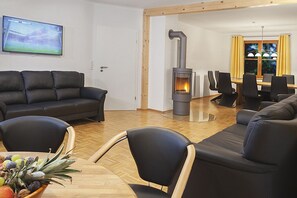Interior - Luxus Ferienhaus mit Sauna, Whirlpool und Kamin (Aichhalden)
