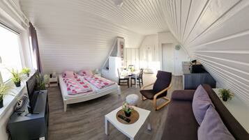 1 bedroom, in-room safe, travel crib, free WiFi