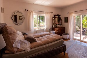 4 dormitorios, tabla de planchar con plancha, wifi gratis y ropa de cama