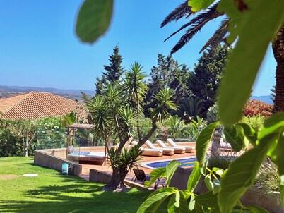 Villa with pool and view in Luz/Lagos