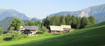 Appartement 3 - Bergboerderij 1050m. Natuur, vrede, frisse lucht! 25 km van Bled