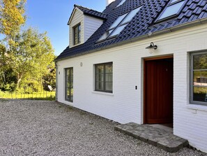 تفاصيل الفندق من الخارج