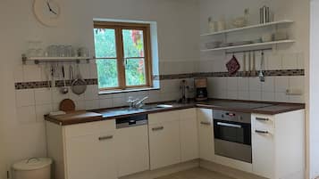 Kühlschrank, Ofen, Herdplatte, Geschirrspüler