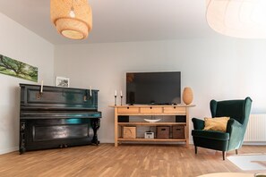 Tv och eldstad