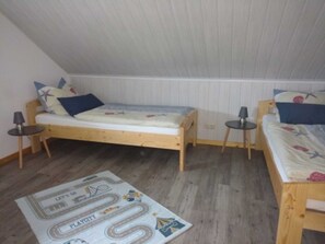 2 Schlafzimmer, Reisekinderbett, WLAN, Bettwäsche