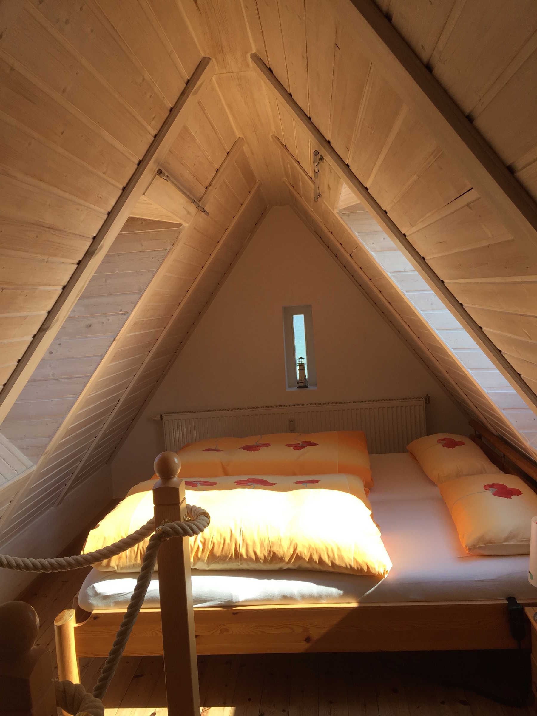 3 Schlafzimmer, Schreibtisch, Bettwäsche