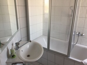 Hair dryer, towels - Vacation Apartment Atticae Pirna - History Experience (Pirna)