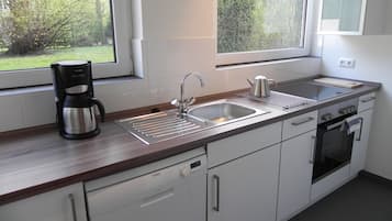 Kühlschrank, Ofen, Herdplatte, Geschirrspüler