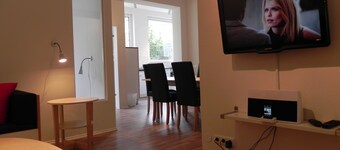 Modern 4.5-bedroom apartment for up to 10 people, Wi-Fi included