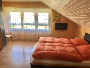 1 makuuhuone, silitysrauta/-lauta, vauvan matkasänky, ilmainen Wi-Fi
