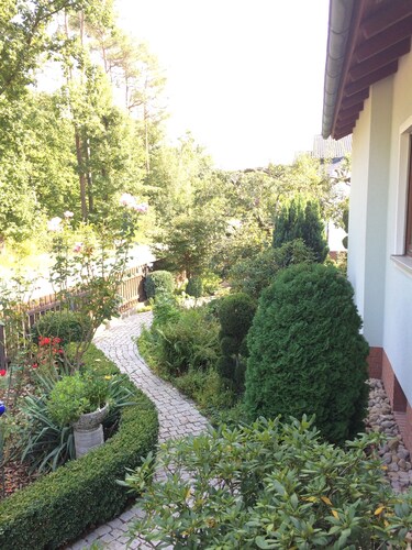 Asunto sijaitsee Nürnbergin ja hyvin lähellä Playmobil Park Zirndorf ,,