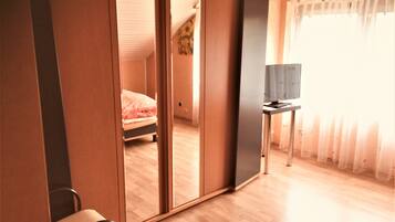 1 bedroom, iron/ironing board, travel crib, free WiFi