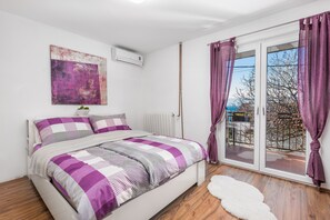 3 bedrooms, iron/ironing board, travel cot, free WiFi