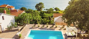 New villa for 6 persons with private pool and sea view