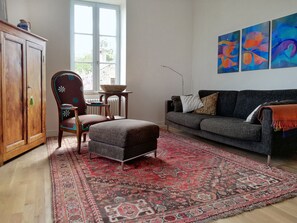TV, DVD player, books