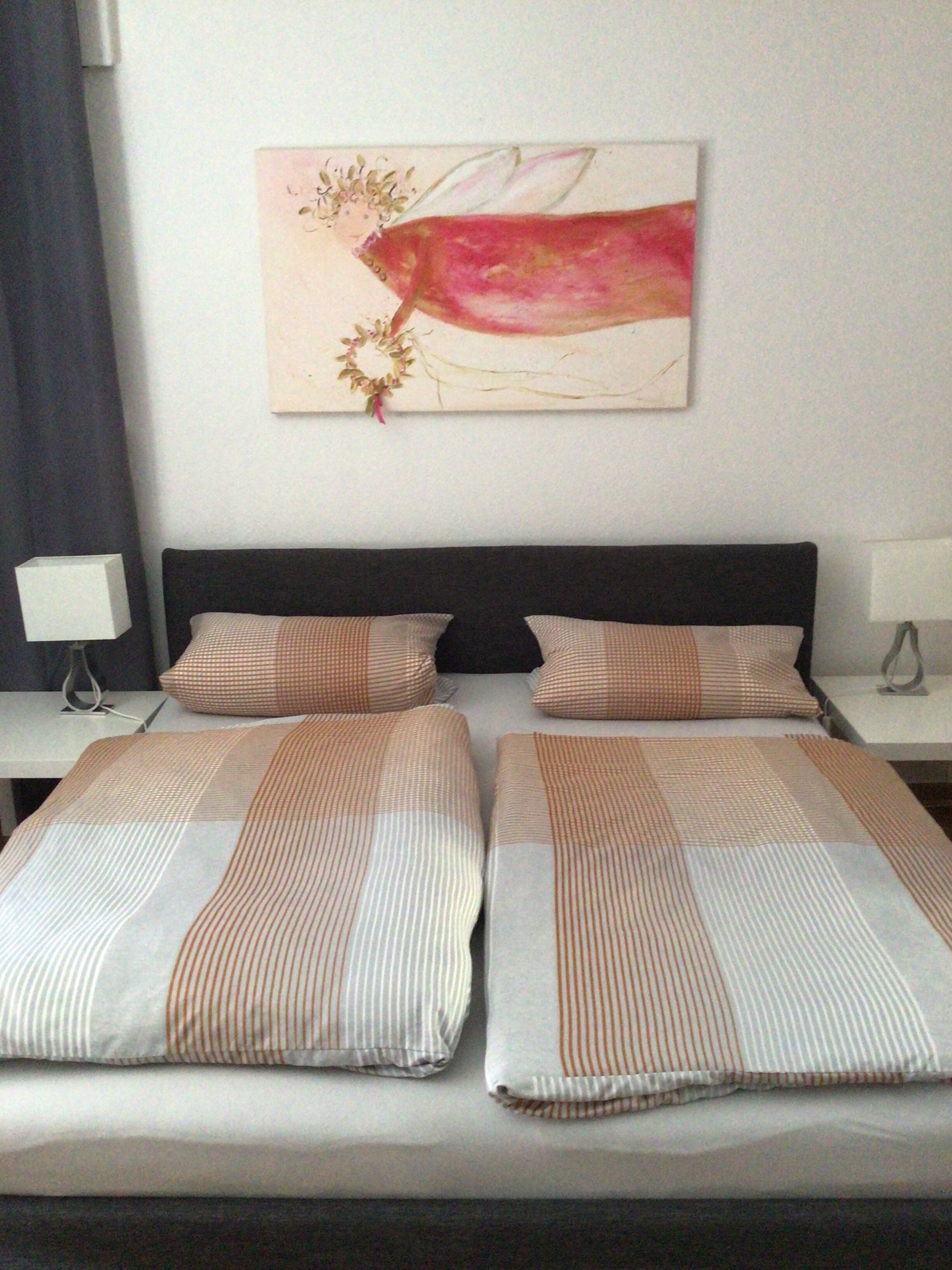 2 bedrooms, iron/ironing board, travel cot, free WiFi