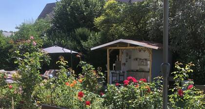 Schöne große Wohnung mit Garten und Terrasse/ eigener Eingang