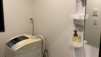 Separate bathtub and shower, free toiletries, hair dryer